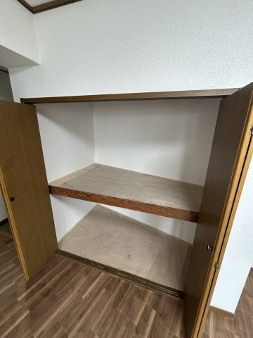 上石原ビルの収納