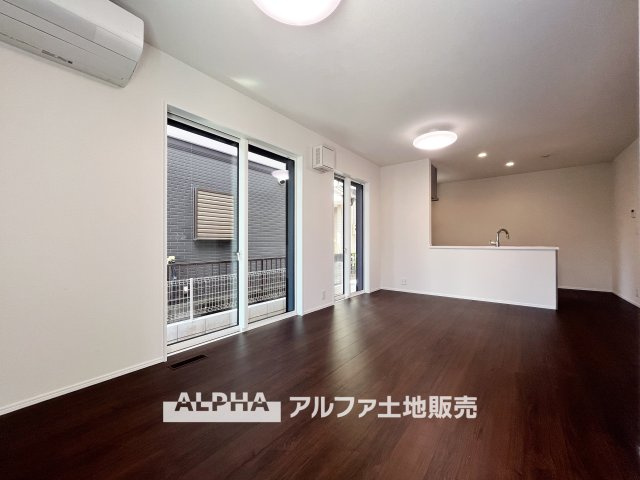 ~立川栄町2丁目新築4棟~ Newly built house　4号棟の居間・リビング|【Life Stage】
◆リビング◆
ソファやダイニングセットを配置しやすい整った形状。暮らし方に合わせて自由にレイアウトを楽しめます。
