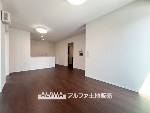 ~立川栄町2丁目新築4棟~ Newly built house　4号棟の居間・リビング|【Gathering Place】
◆家族が集う場所◆
食事を楽しみ、会話が生まれ、くつろぎの時間を過ごす。毎日の暮らしの中心となるリビングです。
