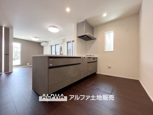 ~立川栄町2丁目新築4棟~ Newly built house　4号棟のキッチン|【Life without end】
◆心地よさを求めて◆終わりのない暮らしづくりはキッチンから始まる。食事は暮らしの中でとても重要。お洒落なキッチンを使用すれば空間の居心地良さが変わる。