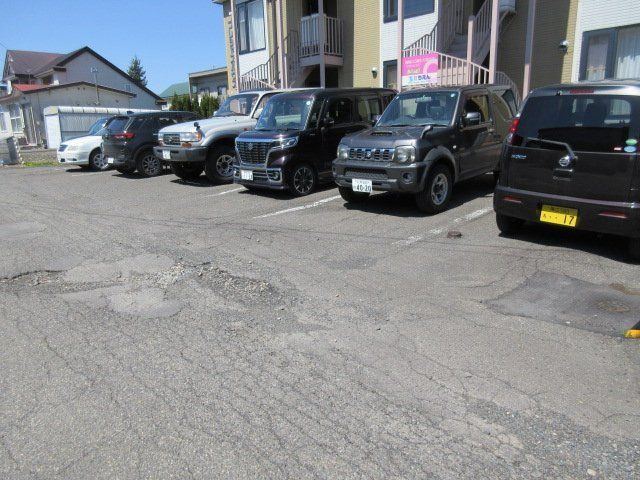 プレシャスハウスの駐車場
