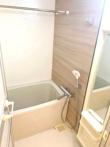 ドゥーエ学芸大学の浴室