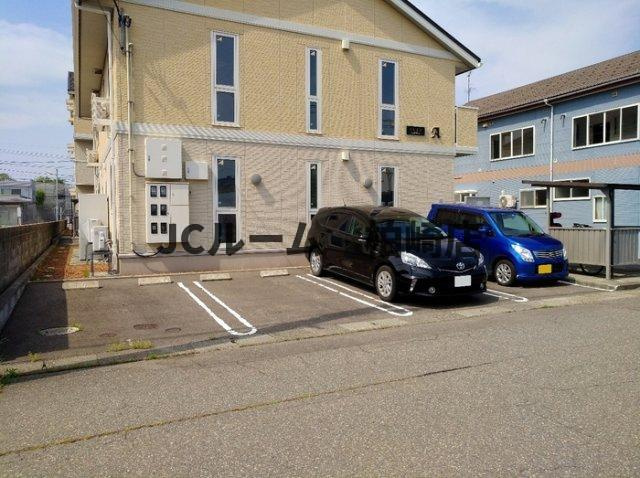 ソレイユ Bの駐車場