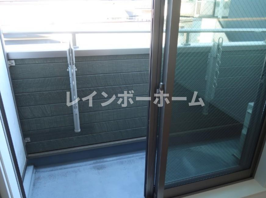 特典：仲介手数料が無料です!!のバルコニー|陽当たり良好なバルコニーです
