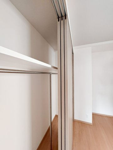 ルアナ　スザキ　3階の収納|別号室のものになります。現状優先。