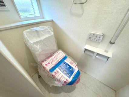 泉南市新家サングリーン新築住宅のトイレ|1.2階に完備　近くにある安心