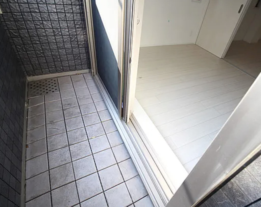 レーヴＫＪのバルコニー