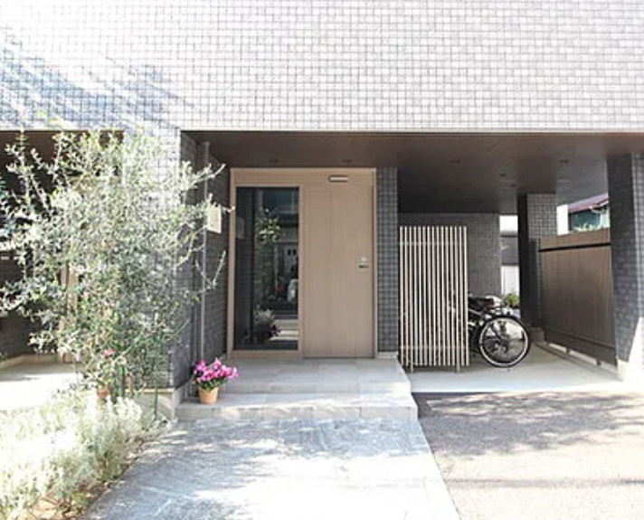 レーヴＫＪのエントランス