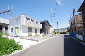 【前面道路含む現地写真】