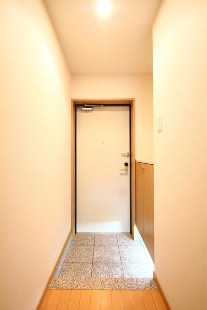 葛飾区新小岩４丁目の賃貸マンションの玄関