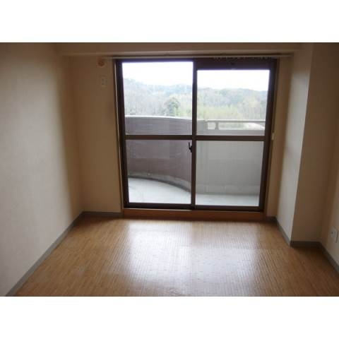 天神山マンションⅠ号館の洋室