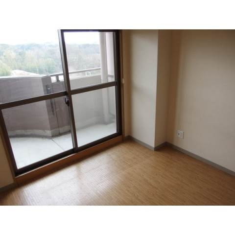 天神山マンションⅠ号館の洋室