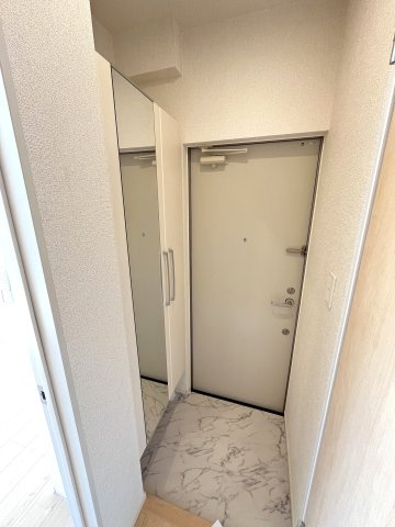 シャンゼリゼの玄関
