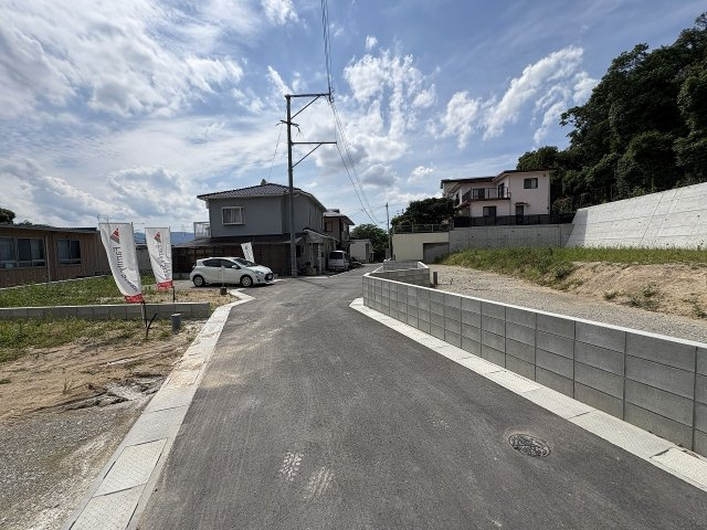 【その他】 | 春日市弥生2丁目1期2期　4号棟（全6区画）【仲介手数料無料・0円】 | 現地写真。前面道路です。