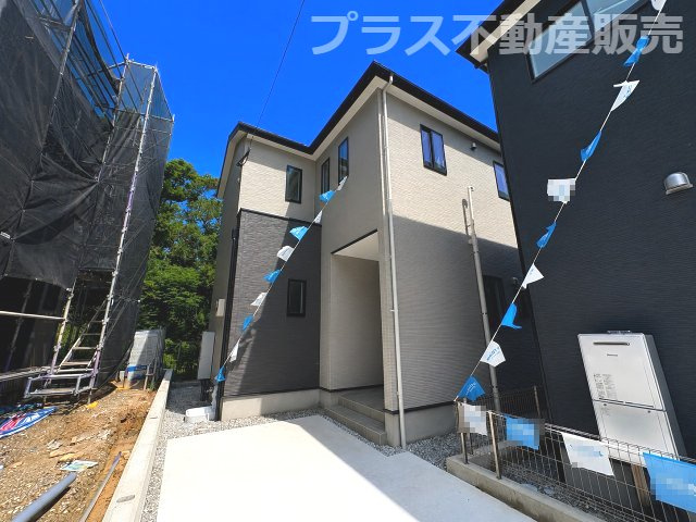 【外観】 | 春日市弥生2丁目1期2期　4号棟（全6区画）【仲介手数料無料・0円】 | 完成しました。物件内部もご見学頂けます。プラス不動産販売にお任せ下さい。