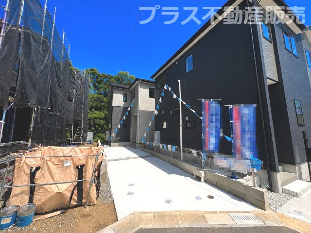 【外観】 | 春日市弥生2丁目1期2期　4号棟（全6区画）【仲介手数料無料・0円】 | 現地写真。同じ物件を見るなら、プラス不動産販売にお任せ下さい。