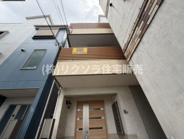 千石西町　中古一戸建ての外観|新しい生活にいかがでしょうか？外観はお住まいの顔になります。こだわりたいポイントですね。外壁塗装や屋根塗装のご相談も承っております。
■現地内覧・資金計画相談・住宅ローン相談もお問合せ受付中■