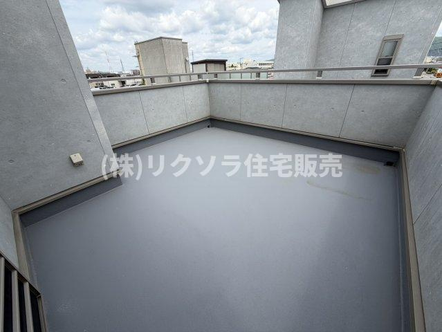 千石西町　中古一戸建てのバルコニー|屋上　ルーフバルコニー
■物件内覧・資金計画相談・住宅ローン相談、リフォーム相談、お問合せ受付中■
※当日・翌日のご内覧、ご相談はお電話でのお問合せがスムーズです！