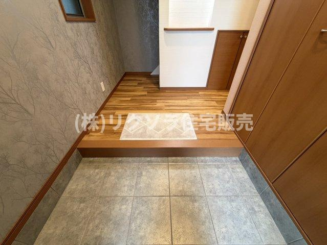 千石西町　中古一戸建ての内装|玄関内部
■物件内覧・資金計画相談・住宅ローン相談、リフォーム相談、お問合せ受付中■
※当日・翌日のご内覧、ご相談はお電話でのお問合せがスムーズです！