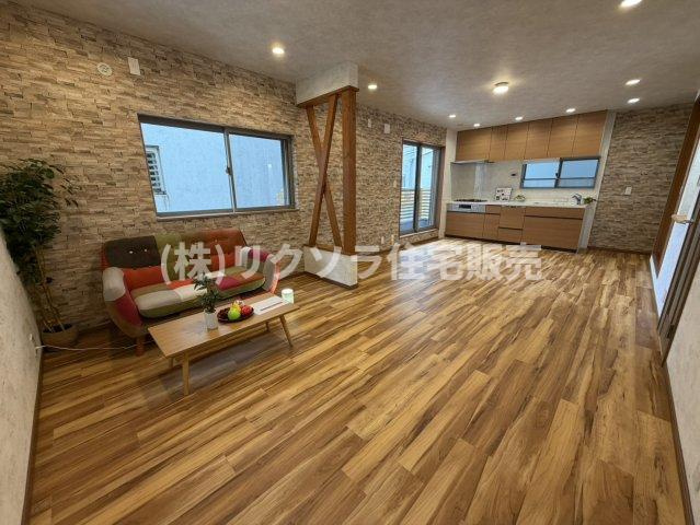 千石西町　中古一戸建ての独立洗面台|シャワー付き洗面化粧台
■物件内覧・資金計画相談・住宅ローン相談、リフォーム相談、お問合せ受付中■
※当日・翌日のご内覧、ご相談はお電話でのお問合せがスムーズです！
