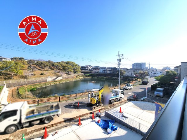福岡市東区美和台5丁目第1-2棟（2号棟）の展望|窓から緑が見える物件も魅力的です。