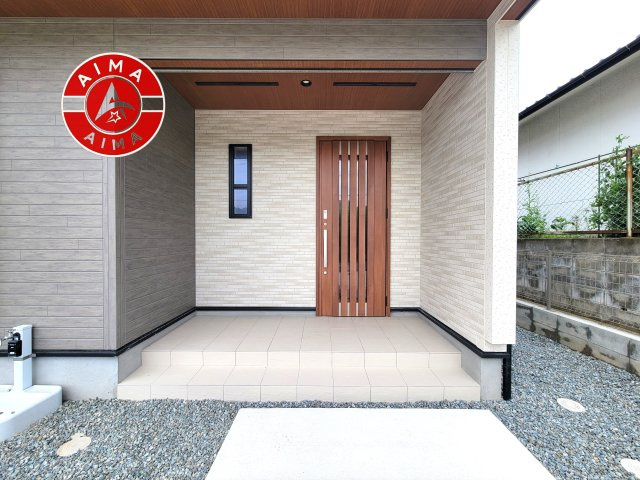 福岡市東区美和台5丁目第1-2棟（2号棟）の玄関|おでかけの時も帰った時も、「我が家」を最初に感じでもらえる素敵な空間に。