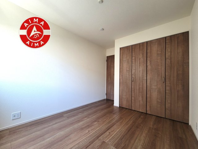 糟屋郡志免町桜丘1丁目第1-2棟（2号棟）の洋室|採光良好な洋室は全居室、複層ガラスの遮熱効果と断熱効果で、一年中快適に過ごせます。