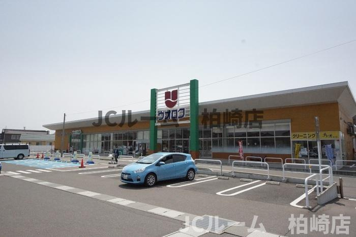 柏崎市松波３丁目のアパートの周辺