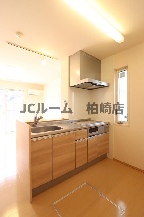 柏崎市松波３丁目のアパートのキッチン