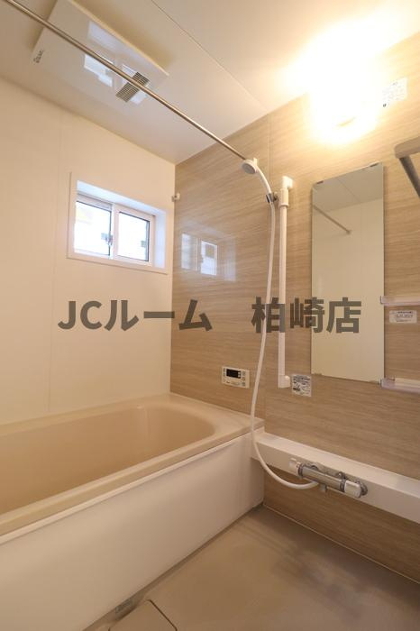柏崎市松波３丁目のアパートの浴室