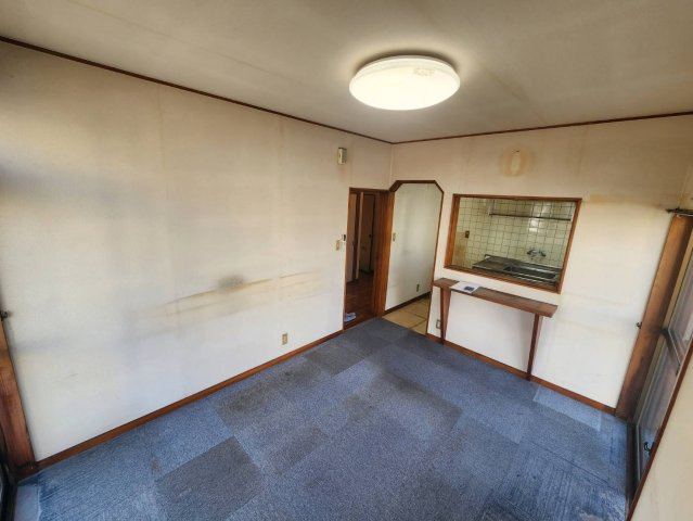 一ノ割戸建の和室|２階和室　4.5帖　壁の緑色が素敵です