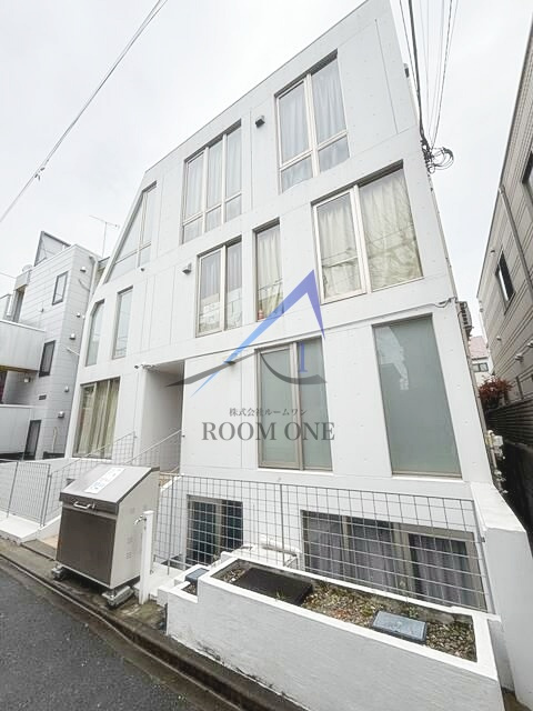 ＲＡＤＩＡ　ＫＩＴＡ－ＳＨＩＮＪＵＫＵ