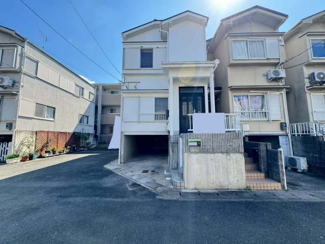 ◆リフォーム済みの美宅◆開放的な角地◆スーパー・ドラッグストア徒歩６分◆伏見区羽束師鴨川町