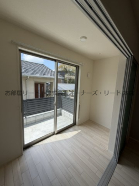 サクラヴィラージュ津福の洋室
