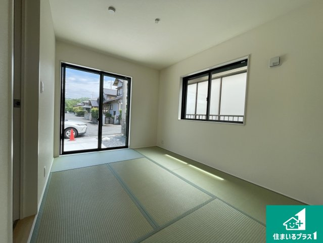 木津川市南加茂台　新築一戸建ての外観|周辺は落ち着いた街並みの住宅地！子育てがしやすい住環境です！まだ未完成ですが、現地でしかわからない事もございます。是非一度ご覧ください。