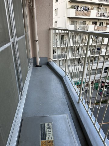 サンハイツ根岸のバルコニー