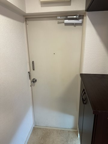 サンハイツ根岸の玄関