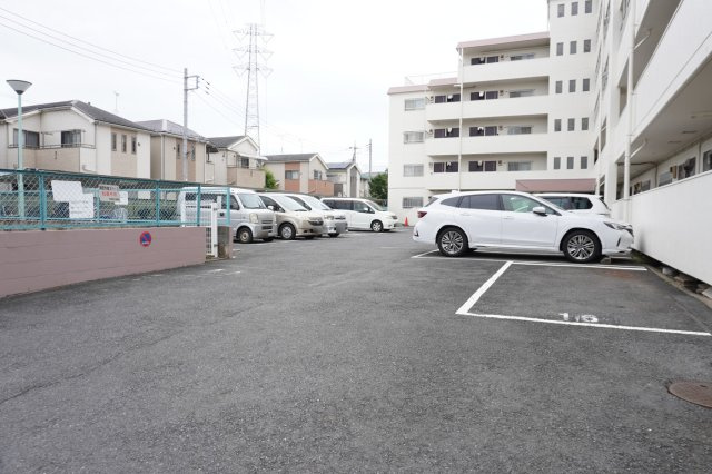 コープ松原の駐車場