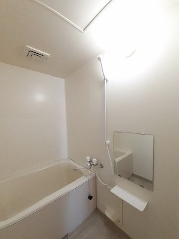 アムールＢ棟の浴室|コンパクトで使いやすいお風呂です