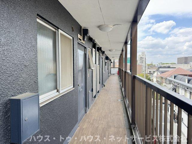 東和ビルのロビー