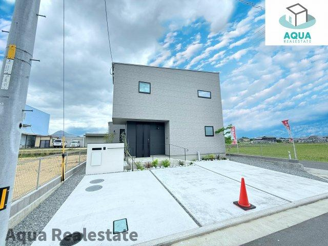 善通寺原田町　モデルハウスの居間・リビング|ゆったりとした居間です