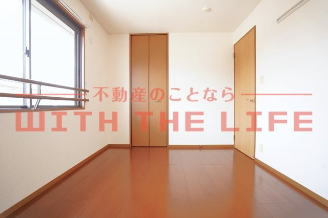 リビングタウン小森野参番館【キャッシュバック対象物件】の寝室|広くて明るい寝室