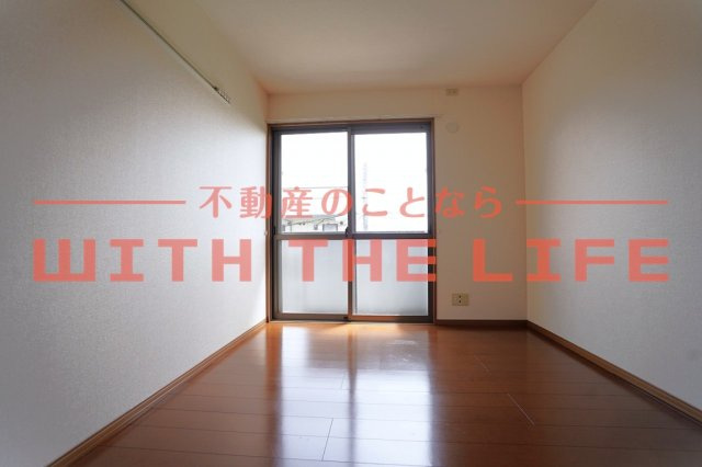 リビングタウン小森野参番館【キャッシュバック対象物件】の洋室|明るい洋室です