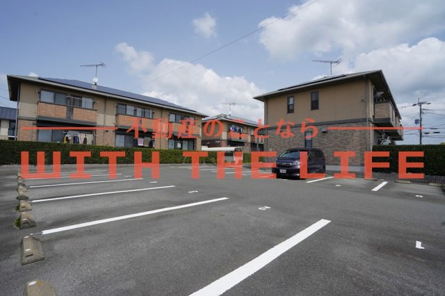 リビングタウン小森野参番館【キャッシュバック対象物件】の駐車場|駐車スペースもあります