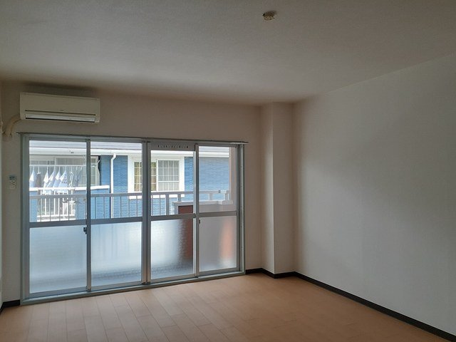 フラワーパレスの居間・リビング