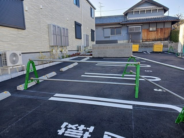 ヒカルサ富田林桜井町の駐車場