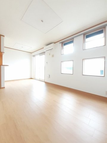 ブルック・コートＡ棟の居間・リビング