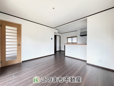【居間・リビング】 | KEM小山市横倉新田1期 | お休みの日は一日中家でリラックス出来る安らぎの空間になります♪陽当たり良好な開放感のある大きなリビング♪
