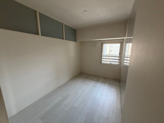 ブランズ塚口町一丁目の洋室