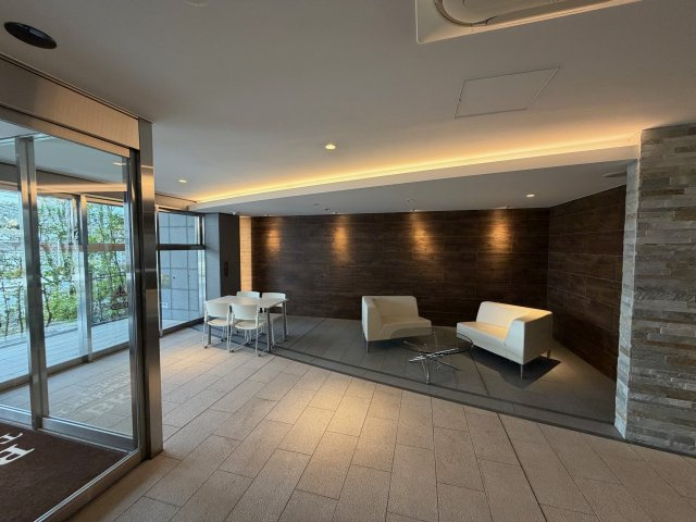 ブランズ塚口町一丁目のロビー